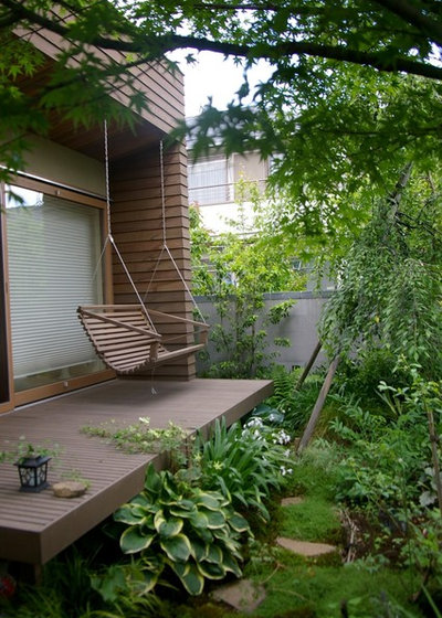 Asian Patio by Kayoko Nagahama Garden Design & Construction