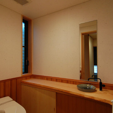 和紙貼のトイレ