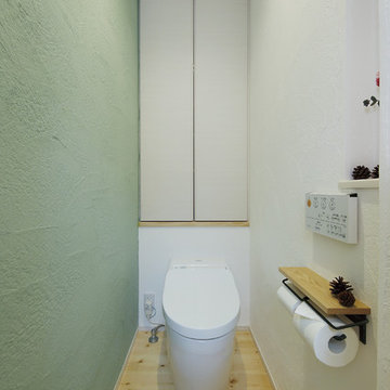 色しっくいのトイレ