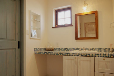 札幌にあるエクレクティックスタイルのおしゃれなトイレ・洗面所の写真