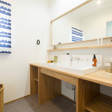 香川県に建つ、「ひかりのある家」の洗面化粧台