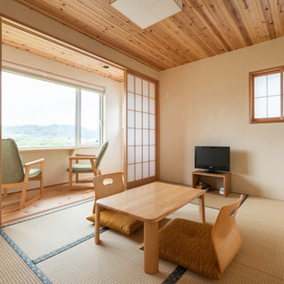 他の地域の和風のおしゃれな独立型ファミリールーム (畳、据え置き型テレビ) の写真