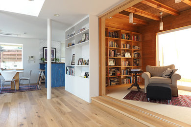 Home office - contemporary home office idea in Tokyo Suburbs