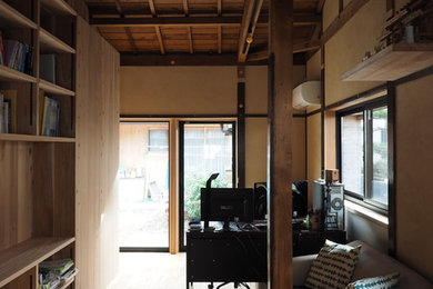 東京23区にあるアジアンスタイルのおしゃれなホームオフィス・書斎の写真
