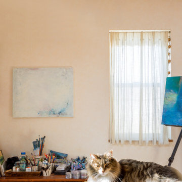 納品例：猫とくつろぐ画家のアトリエ＆リビングのカーテン
