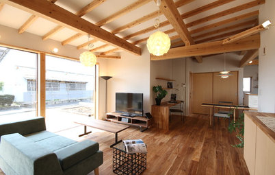 Houzz Tour: In Japan, a U-Shaped House Made With Natural Materials