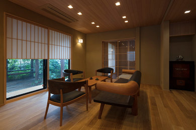 Inspiration for a world-inspired living room in Kyoto.