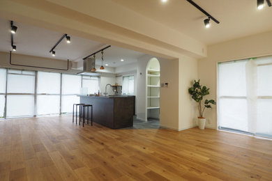 Design ideas for an urban living room in Osaka.