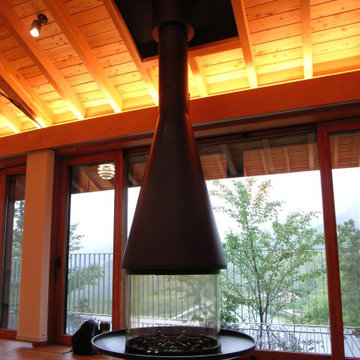 雷山の別荘　オリジナルデザインの暖炉
