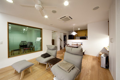 Immagine di un soggiorno moderno aperto