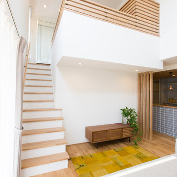香川県に建つ、「ひかりのある家」の吹き抜けリビング