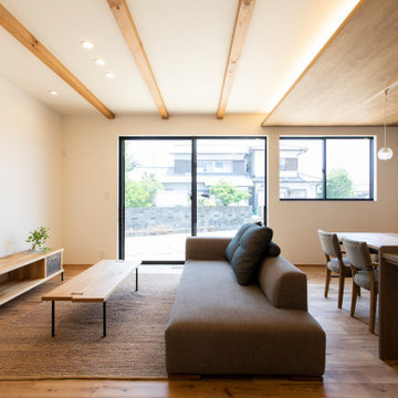 香川県高松市に建つ、「2世帯で幸せに暮らす家」のリビング