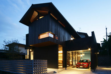 神戸にあるインダストリアルスタイルのおしゃれな家の外観の写真