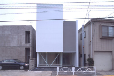 東京23区にあるモダンスタイルのおしゃれな家の外観 (メタルサイディング) の写真