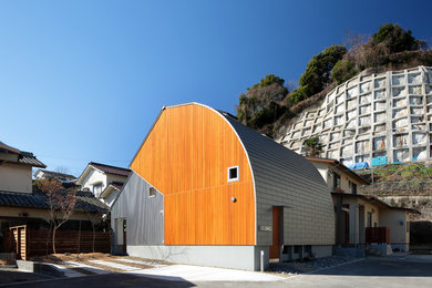 Inspiration for a contemporary house exterior in Fukuoka.