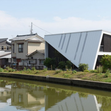 River side house