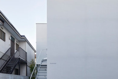 東京23区にある低価格のモダンスタイルのおしゃれな家の外観 (アパート・マンション) の写真