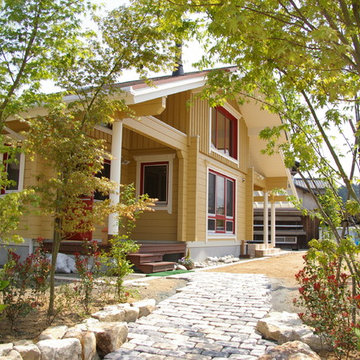 Two story house / 大きな屋根の２階建て 北欧ログハウス