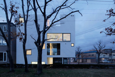 札幌にある小さなコンテンポラリースタイルのおしゃれな家の外観の写真