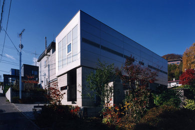札幌にあるインダストリアルスタイルのおしゃれな家の外観の写真
