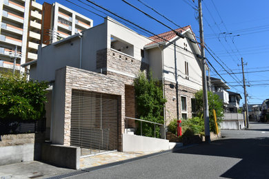 神戸にある北欧スタイルのおしゃれな家の外観の写真