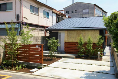 東京23区にある和風のおしゃれな家の外観の写真