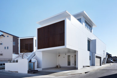 Inspiration for a modern house exterior in Nagoya.