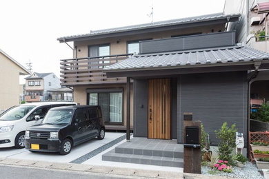 京都にあるコンテンポラリースタイルのおしゃれな家の外観の写真
