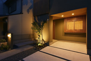 京都にある和風のおしゃれな二階建ての家の写真