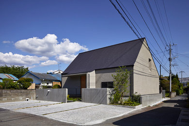 京都にある和風のおしゃれな家の外観の写真