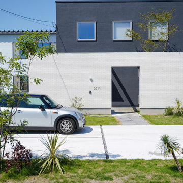 家族が集える庭があり、ガレージを再考した外構植栽ランドスケープデザイン
