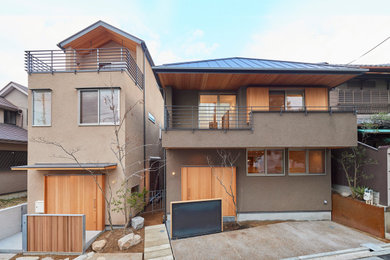 大阪にあるトラディショナルスタイルのおしゃれな家の外観の写真