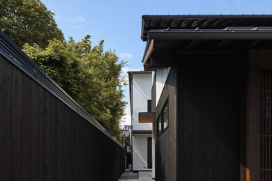 京都にあるアジアンスタイルのおしゃれな家の外観の写真