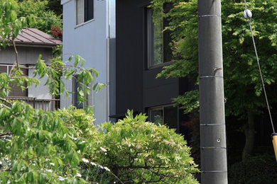 東京都下にあるおしゃれな家の外観の写真