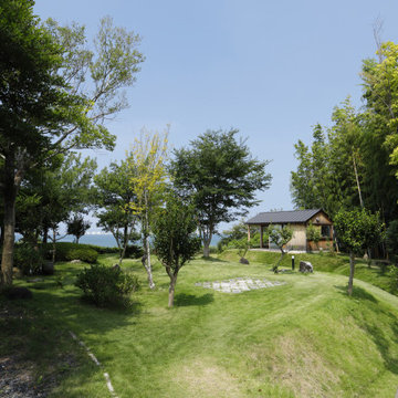 海を望む小屋