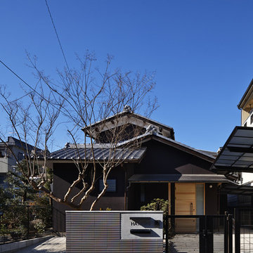 築40年、生まれ育った実家を2世帯住宅へリノベーション　：　西京極の住宅