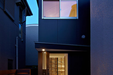 東京23区にある中くらいなコンテンポラリースタイルのおしゃれな家の外観の写真