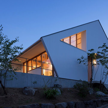 西松ヶ丘の家 空気が循環する包容力のある家 House in Nishimatsugaoka