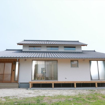 越屋根のある平屋
