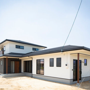 香川県高松市に建つ、「2世帯で幸せに暮らす家」の外観