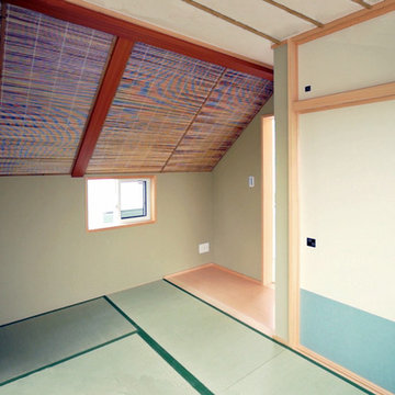モザイクタイル・天然木羽目板のローコスト住宅、東京