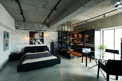 Foto de dormitorio industrial con paredes blancas