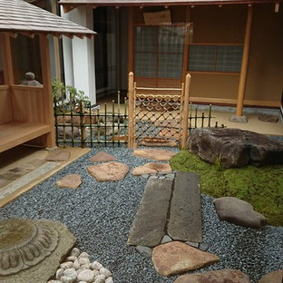他の地域の中くらいの和風のおしゃれな庭の写真