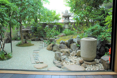 京都にあるおしゃれな庭の写真