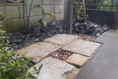東京都下にある和風のおしゃれな庭の写真