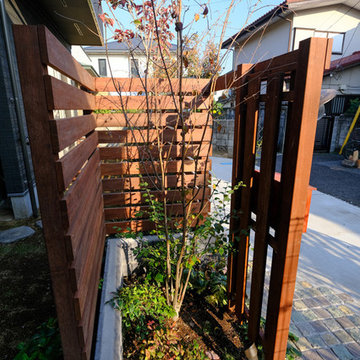 門塀裏の植栽スペース