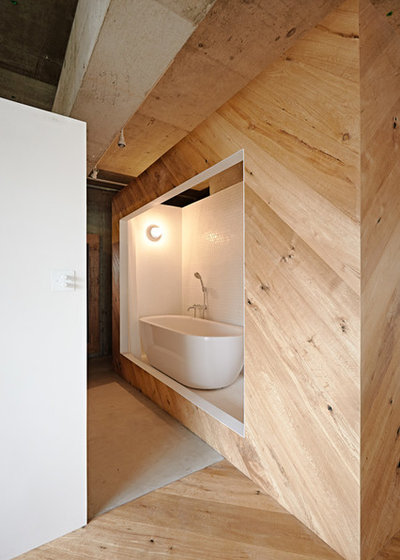 浴室 by 株式会社TENHACHI一級建築士事務所