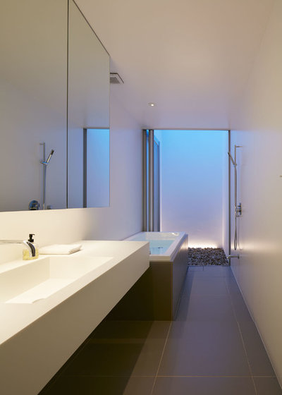 モダン 浴室 by 小川晋一都市建築設計事務所
