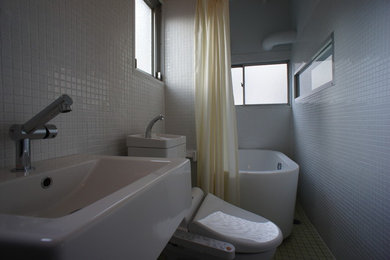 福岡にあるモダンスタイルのおしゃれな浴室の写真