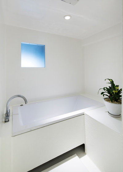 コンテンポラリー 浴室 by 松島潤平建築設計事務所 / JP architects